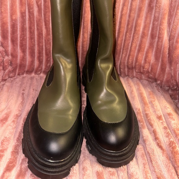 Mid-calf Forever 21 Women’s Boot Sz 9, no box. Olive/Black - Picture 3 of 8